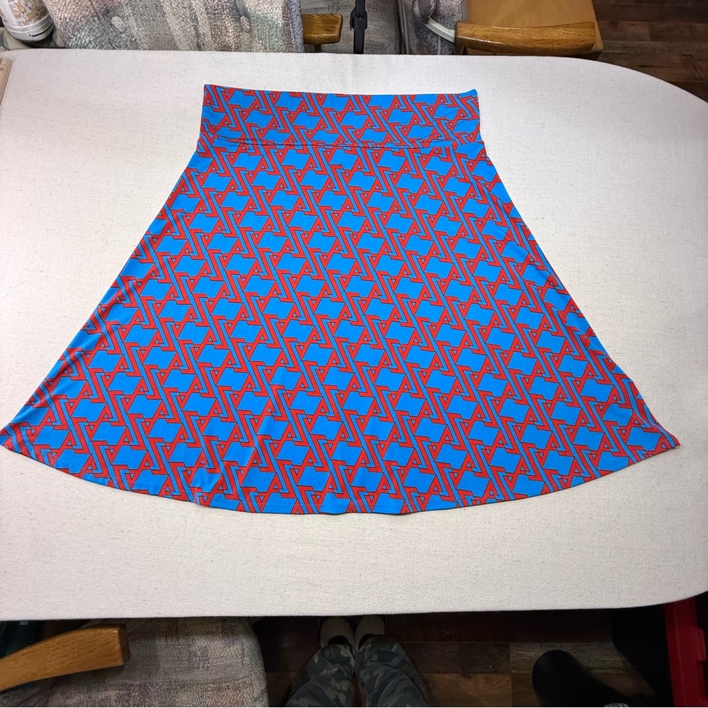 🌻 3/$20 LuLaRoe Azure skirt turquoise & red geometric pattern - Size 3XL